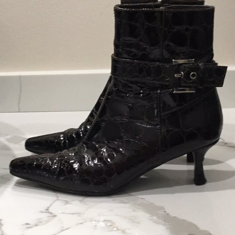 Stuart Weitzman Patent Crocodile Boots! Size 6 - image 2